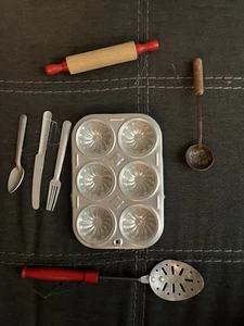 Vtg wood child’s play cooking set rolling pin Bundt Pan utensils And Silverware - Picture 1 of 2