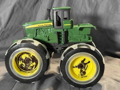 John Deere Monster Treads tractor juguete TOMY 2022 neumáticos de gran tamaño verde Foto 1 de 4