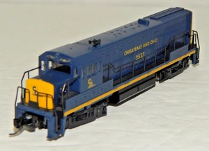 Atlas - Item #4456 N C&O GE U25B Phase IIa Locomotive # 2537 - Excellent - Picture 1 of 7