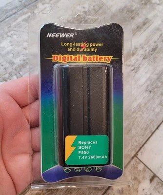 Paquete de batería de iones de litio Neewer de repuesto para videocámara Sony NP-F550/NP-F570 Foto 1 de 3