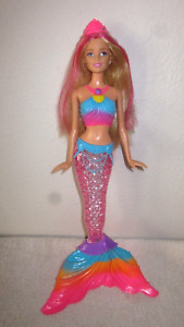 Barbie Dreamtopia Rainbow Lights Mermaid Doll Tail lights up