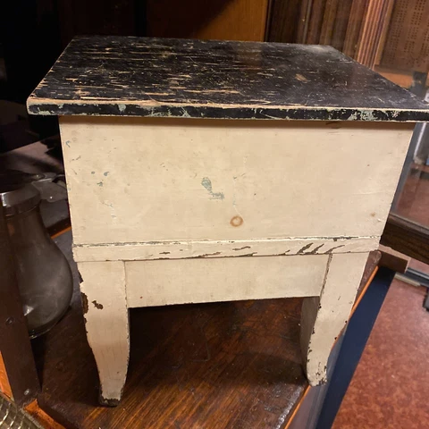 ANTIQUE VTG PRIMITIVE SEWING BOX SIDE TABLE W/LIFT TOP Old Paint 13x14 Cover