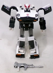 Takara TOMY Transformers Masterpiece TRU MP-04 Prowl Complete - Picture 1 of 4