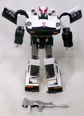 Takara TOMY Transformers Masterpiece TRU MP-04 Prowl Complete - Image 1 of 4