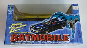 1960's DC Comics Batmobile 1:24 Scale Diecast Model Kit Johnny Lightning 2002 - Picture 1 of 7