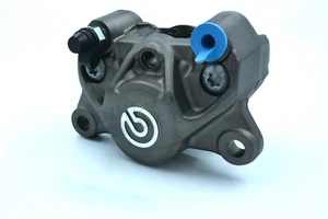 Pinza de freno trasera Brembo equipo original titanio - centros de pernos 84 mm - Imagen 1 de 3