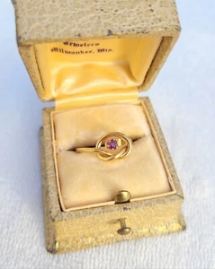 Vintage Pink Faux Ruby Gold Tone Knot Ring Size 6 - Picture 1 of 5