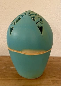 Studiokeramik Leuchte Votivkerzenhalter 6,75" hoch Türkis Ausschnitte - Bild 1 von 8