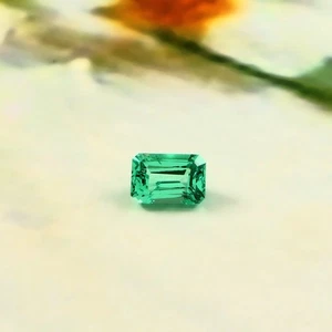 AAA 0.80 Ct Lab Grown Colombian Emerald Loose Gemstone Emerald Cut 6x4 mm - Picture 1 of 5