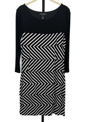 Vestido Jersey Tejido Casa Blanca Mercado Negro Estampado Rayas en Niveles - Talla Pequeña Foto 1 de 4