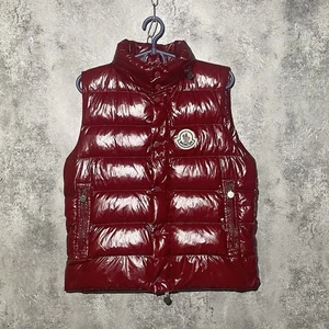 Authentic Men Moncler Vest Sleeveless Red Down Puffer Vest Vintage size 2 Medium - Picture 1 of 24