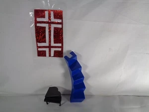 Piano miniatura de plástico negro para casa de muñecas - Imagen 1 de 4