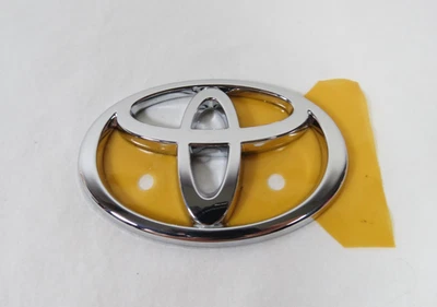 01-07 Toyota Highlander emblema trasero puerta levadiza cromada insignia logotipo genuino OEM Foto 1 de 3