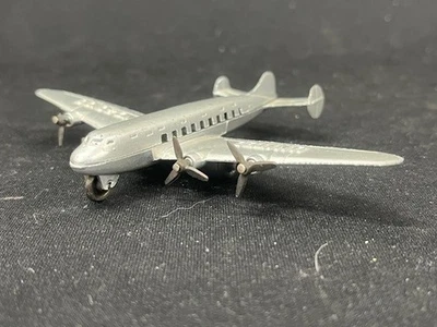 Vintage Tootsietoy - Super Mainliner Propeller Airplane, DC-4 United NC 20100 - Image 1 of 4