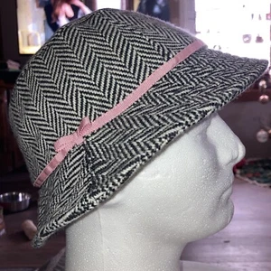 J Crew Black Herringbone Tweed Wool Blend Bucket Cloche Hat S/M Lined - Picture 1 of 8