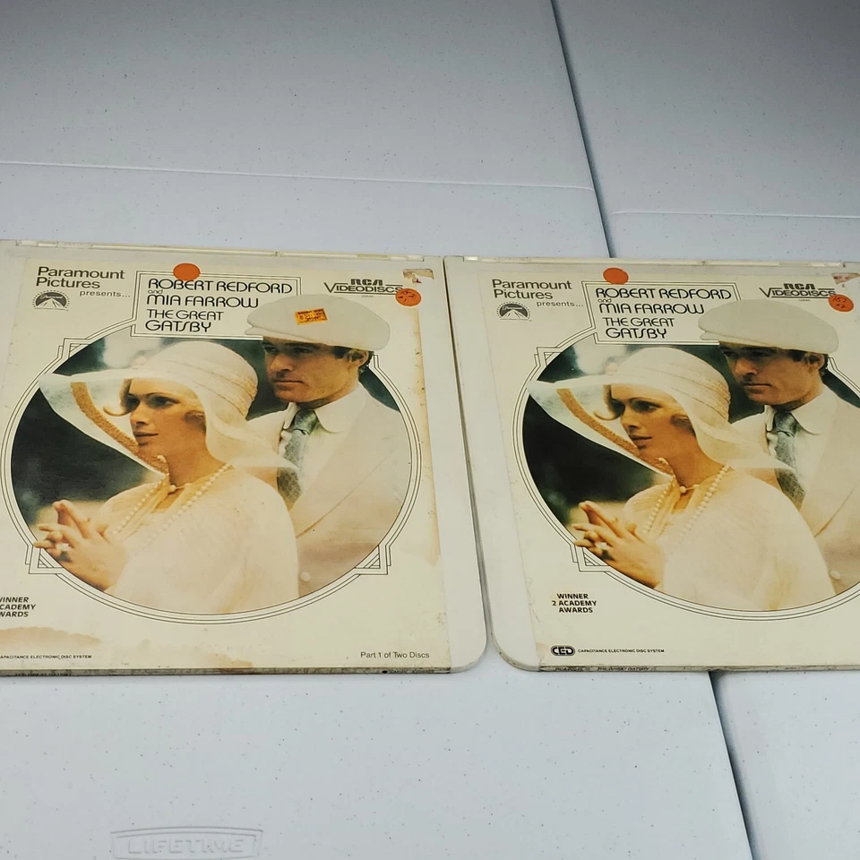1983 The Great Gatsby CED Video Disc Robert Redford Mia Farrow Disc 1 & 2 Set - Image 1 of 4