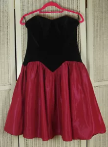 LAURA ASHLEY S-M Vintage Años 80 Vestido de Cóctel Sin tirantes Falda Negra de Terciopelo Rosa - Imagen 1 de 6