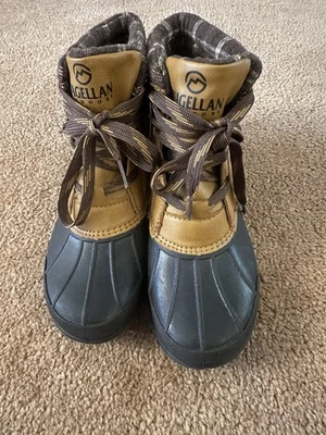 Magellan Duck Boots Size 5M Waterproof with Fleece Lining - Image 1 of 4