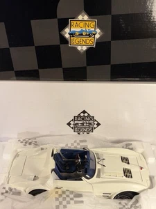 EXOTO RACING LEGENDS 1963 Chevrolet Corvette C2 GRAND SPORT Roadster White/Blue - Picture 1 of 11