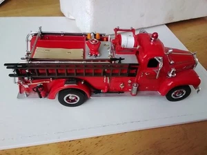 - MATCHBOX - MODELS OF YESTERYEAR 1956 MACK B-95 PUMPER YYM 35180 With COA - Picture 1 of 12