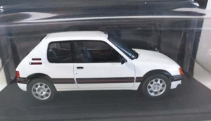 Coche Peugeot 205 GTI / Año 1985 - Clasicos Inolvidables - Escala 1/24 - Nuevo - Imagen 1 de 5