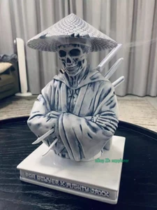 VECINDARIO NBHD Calavera Monje Guerrero Cerámica Quemador de Incienso Cámara Decoración - Imagen 1 de 21