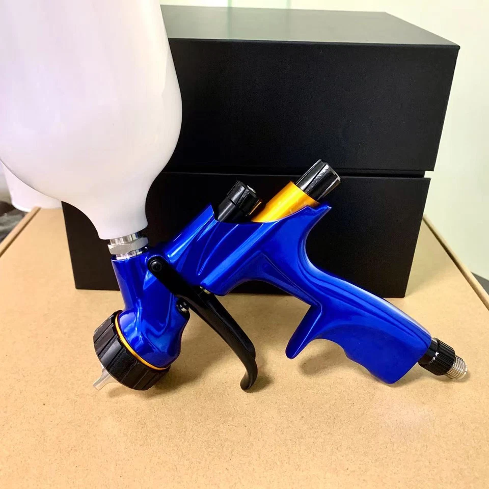 Blue Spray Gun 1.3mm Nozzle 600 ML Car Paint Tool for Paints and Varnishes - Image 1 of 4