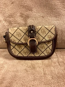 Vintage Dooney And Bourke kleine Clutch Leder mit Monogramm 6,5” x 4,5” - Bild 1 von 5