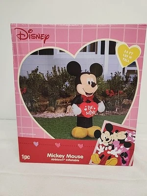 Disney Mickey Mouse Inflable Día de San Valentín Sosteniendo "Be Mine" Corazón Foto 1 de 4