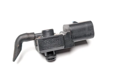 10-25 KIA Hyundai Genesis FUEL GAS TANK PRESSURE SENSOR 31435-2J000 OEM - Image 1 of 4