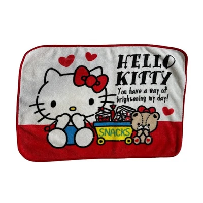 Sanrio Hello Kitty Tiny Chum Corazones Manta Roja Blanca De Colección Niños Bebé Corazones a Presión Foto 1 de 4
