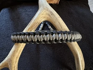 Platinum And Black Wrist Sling - Picture 1 of 7