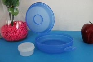 Tupperware BLAU rund SANDWICH Bagel HALTER inklusive passendem Gewürz Smidget - Bild 1 von 8