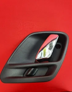 JEEP GRAND CHEROKEE REAR DOOR INNER HANDLE A003LH PASSENGER SIDE 2004 - Picture 1 of 8