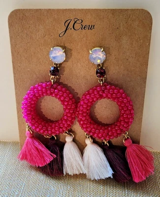 J. Pendientes de araña colgantes de poste rosa con cuentas y borlas CREW Foto 1 de 3