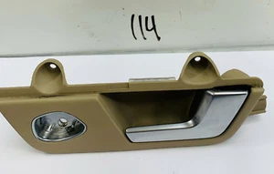 02-08 Manija de puerta interior trasera derecha pasajero Audi A4 beige OEM 8E0839020 - Imagen 1 de 5