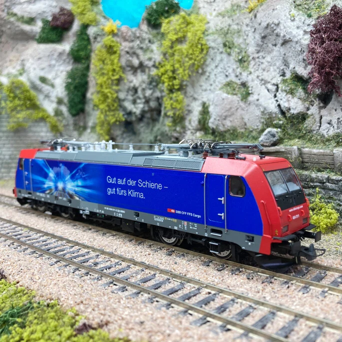 ROCO 70650 E 484 011 SBB CARGO Livrée Bleue Cabines Rouges FFS CARGO DCC SOUND