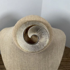 vintage silver tone textured spiral abstract shell brooch pin - Picture 1 of 4