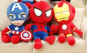 Figuras de peluche de Los Vengadores Capitán América + Spiderman + Iron Man, 28 cm de altura - Imagen 1 de 4