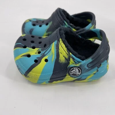 Zuecos Crocs Niño Pequeño Talla 4 Niño Clásicos Tie-dye Azul Verde Forrados Difusos Foto 1 de 4