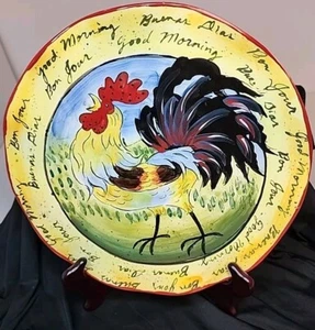 Cock-A-Doodle von Maxcera Hahn gekräuselte Randplatte 10,5" mit Ständer enthalten  - Bild 1 von 7