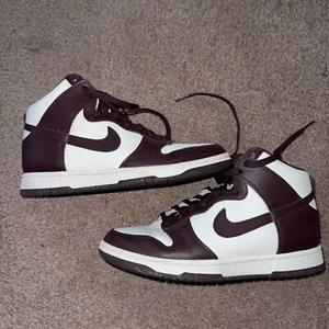 Nike Dunk High Retro Burgundy Crush Wine Bordeaux Red 2022 - Picture 1 of 5