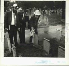 Foto imprensa 1991 três Rabinos desvendar uma nova montagem Monumento No Cemitério Richmond