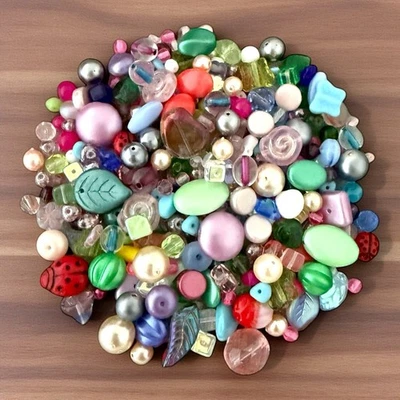 Mezcla de cuentas Boho Garden Kawaii 🌿 1/4 lb vidrio checo a granel hojas Bonanza Ladybugs + Foto 1 de 4