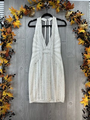 VESTIDO SEXY WOW COUTURE ETIQUETA DORADA FUNDA CON CUENTAS PLATEADA Pesado Grueso Mediano Blanco Foto 1 de 4