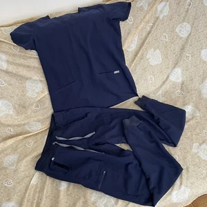 Damen FIGS Scrub Top XS & Zamora Jogginghose Navy Set Größe XS Tall - Bild 1 von 10