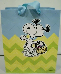 Hallmark Peanuts Snoopy Dancing Easter Gift Bag - Picture 1 of 10