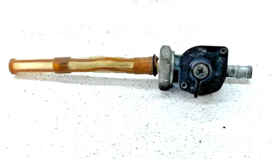 1998 98 Honda Shadow VT 1100 VT1100C2 ACE petcock fuel valve Foto 1 de 4