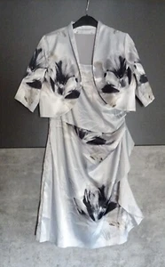 Schickes Satinkleid mit Bolero - Bild 1 von 3