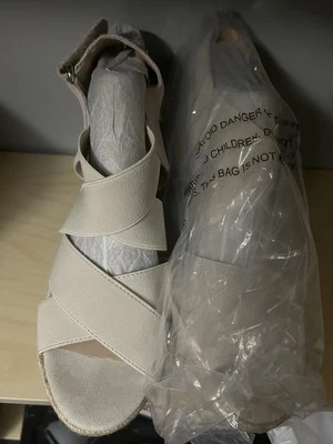 Isaac Mizrahi Women’s Crisscross Strap Wedge Espadrille Sandals Size 7 Sand NEW - Image 1 of 4